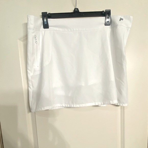 Fila Pants - Women’s White Fila Athletic Skort size XL